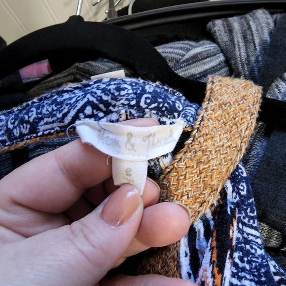 Hem & Thread lightweight tank - Picture 3 of 3